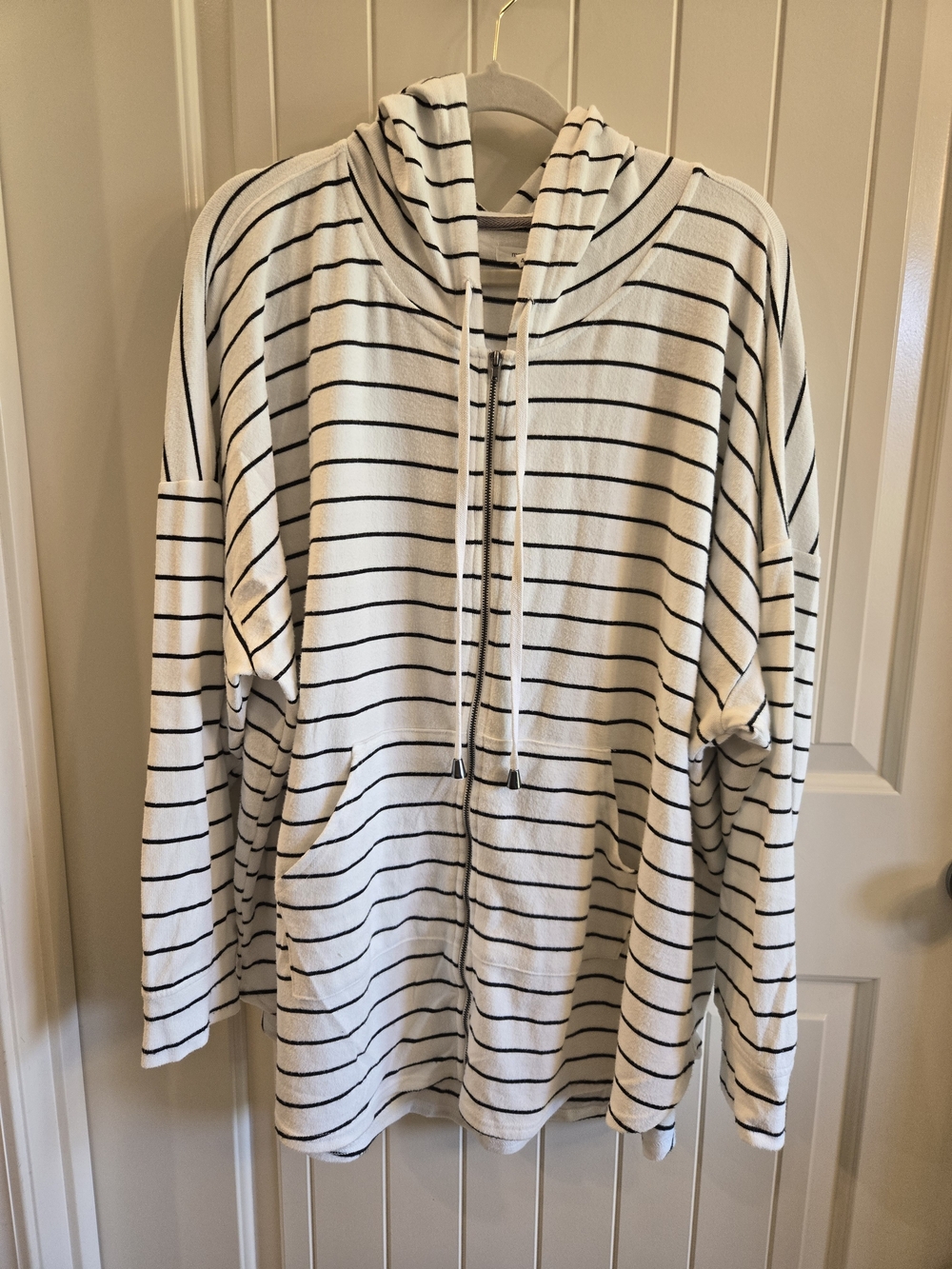 Maurices White and Black Striped Hooded Sweatshirt Size 4x